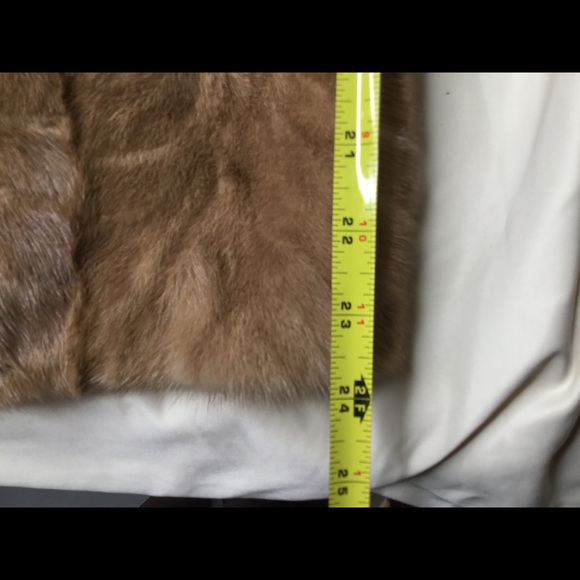 Vintage Femington Furs Beautiful Fur Coat - Picture 8 of 16